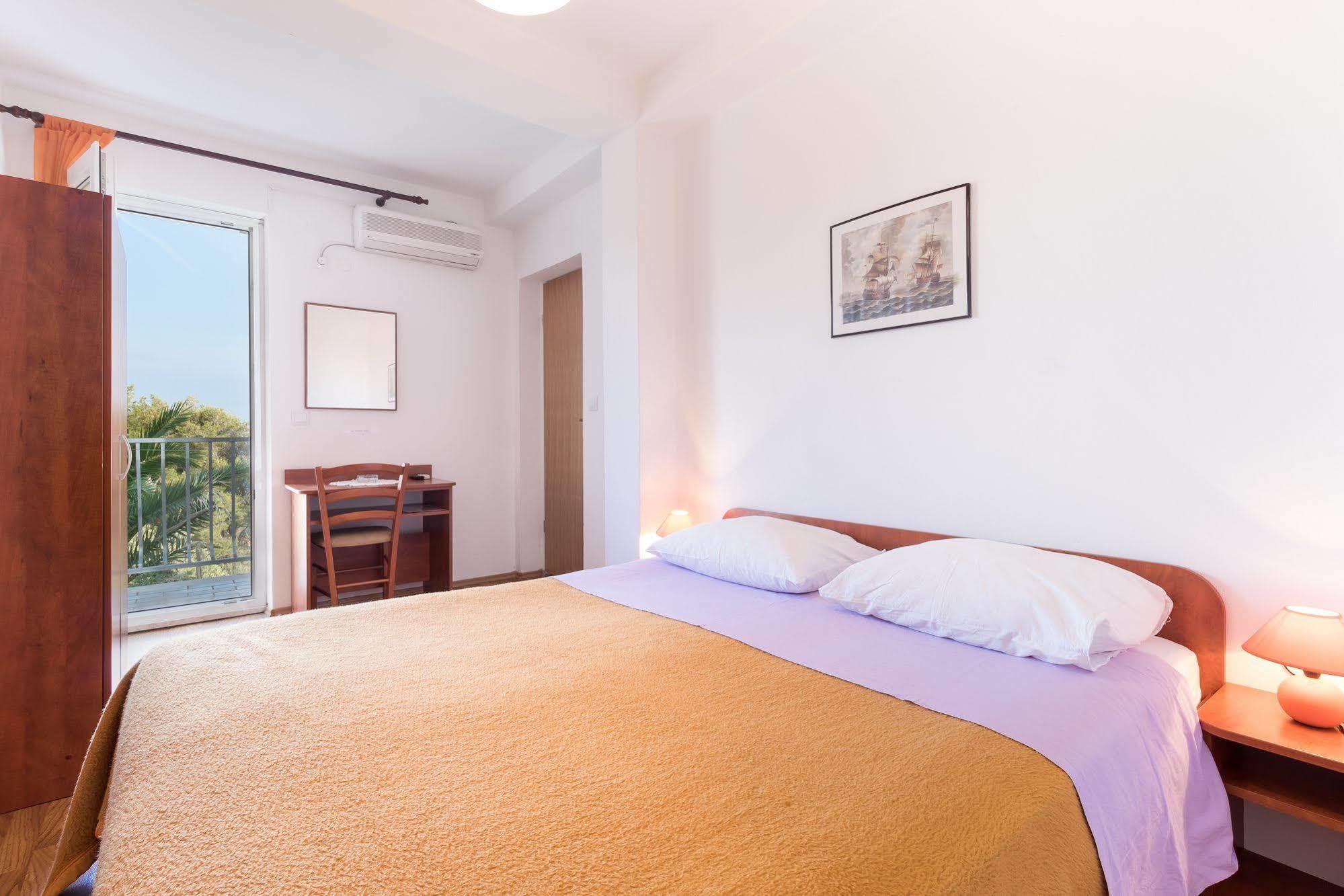 Pansion Lovac Hotel Cavtat Exterior photo